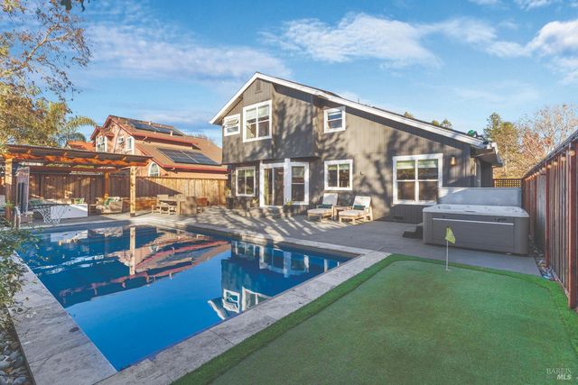 6417 Yale St, Windsor, CA 95492