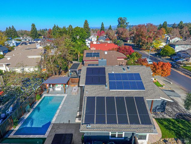 6417 Yale St, Windsor, CA 95492