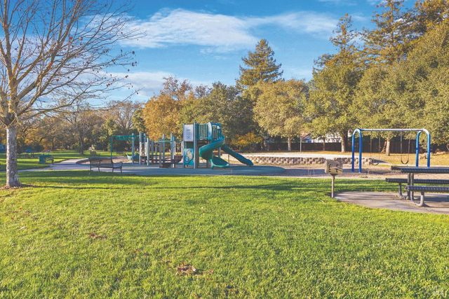 6417 Yale St, Windsor, CA 95492