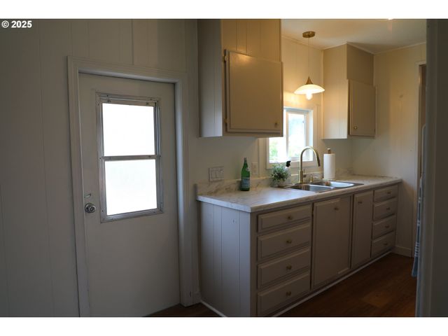 11402 Sw Royal Villa Dr 144, Tigard, OR 97224