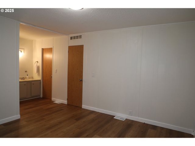 11402 Sw Royal Villa Dr 144, Tigard, OR 97224