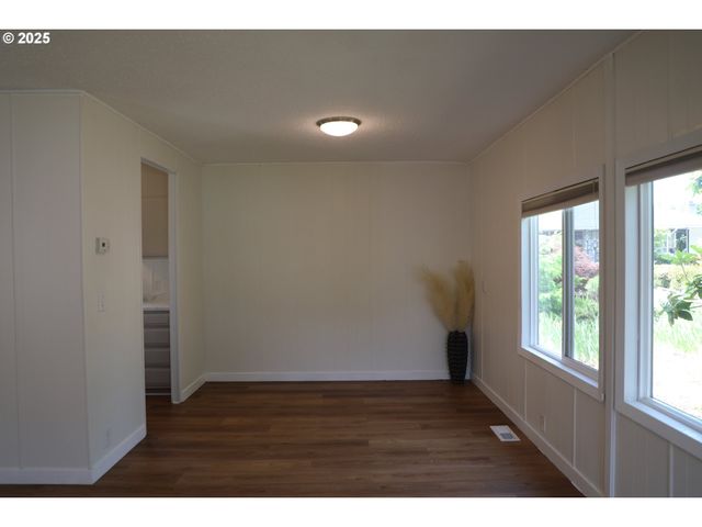 11402 Sw Royal Villa Dr 144, Tigard, OR 97224