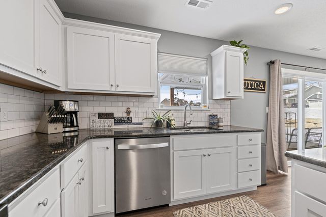 1801 FAIR OAKS CT, Columbia, MO 65201