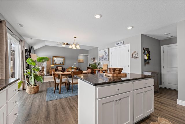 1801 FAIR OAKS CT, Columbia, MO 65201