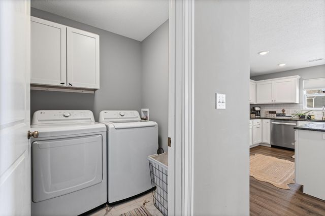 1801 FAIR OAKS CT, Columbia, MO 65201