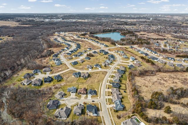 1801 FAIR OAKS CT, Columbia, MO 65201