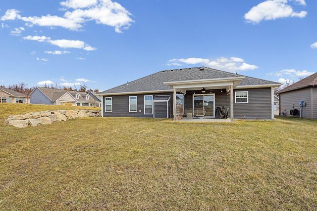 1801 FAIR OAKS CT, Columbia, MO 65201