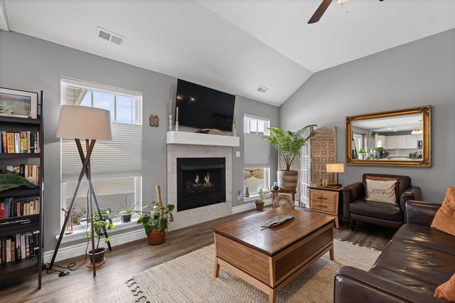 1801 FAIR OAKS CT, Columbia, MO 65201