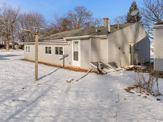 4213 Menasha AVENUE, Manitowoc, WI 54220