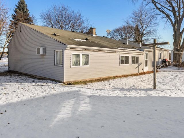 4213 Menasha AVENUE, Manitowoc, WI 54220