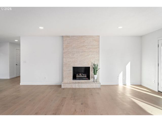 3812 Se WOODBURN Rd, Washougal, WA 98671