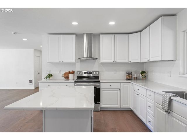 3812 Se WOODBURN Rd, Washougal, WA 98671