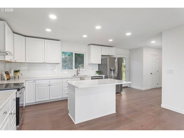 3812 Se WOODBURN Rd, Washougal, WA 98671