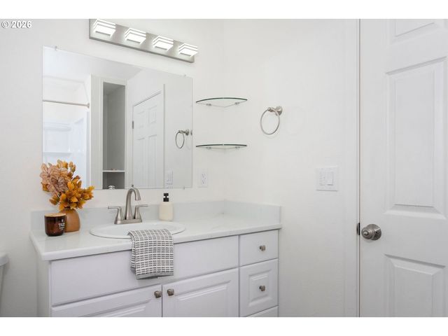 3812 Se WOODBURN Rd, Washougal, WA 98671