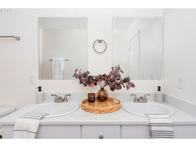 3812 Se WOODBURN Rd, Washougal, WA 98671