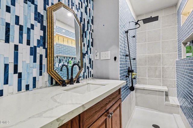 207 Oakland Drive, Apex, NC 27539