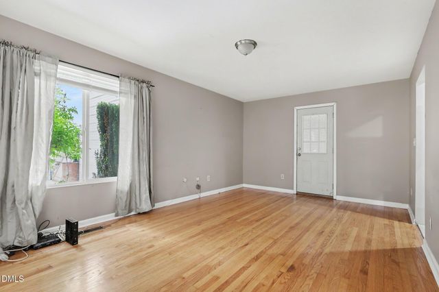 207 Oakland Drive, Apex, NC 27539