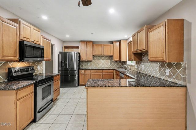 207 Oakland Drive, Apex, NC 27539