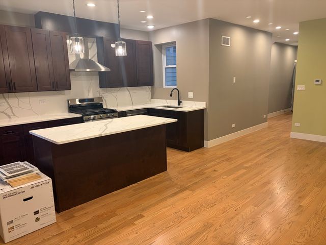 2719 W AUGUSTA Street 2, Chicago, IL 60622