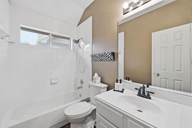 3213 Crimson Coast Drive, League City, TX 77573