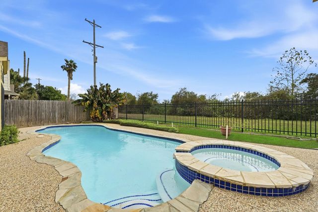 3213 Crimson Coast Drive, League City, TX 77573