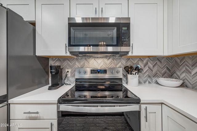 1717 E UNION HILLS Drive 1052, Phoenix, AZ 85024