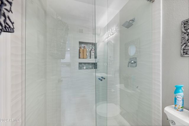 1717 E UNION HILLS Drive 1052, Phoenix, AZ 85024