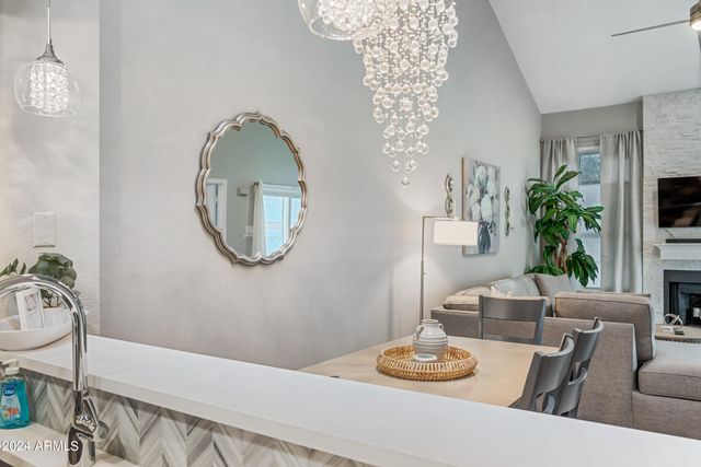 1717 E UNION HILLS Drive 1052, Phoenix, AZ 85024