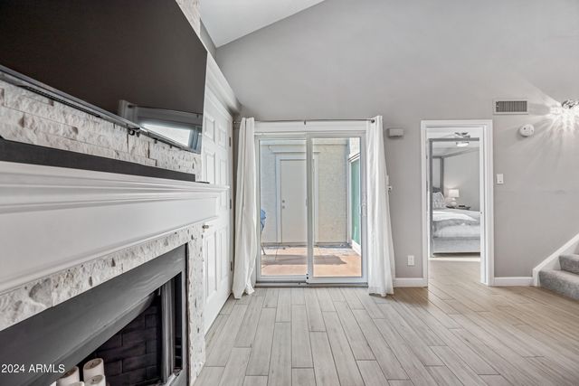 1717 E UNION HILLS Drive 1052, Phoenix, AZ 85024