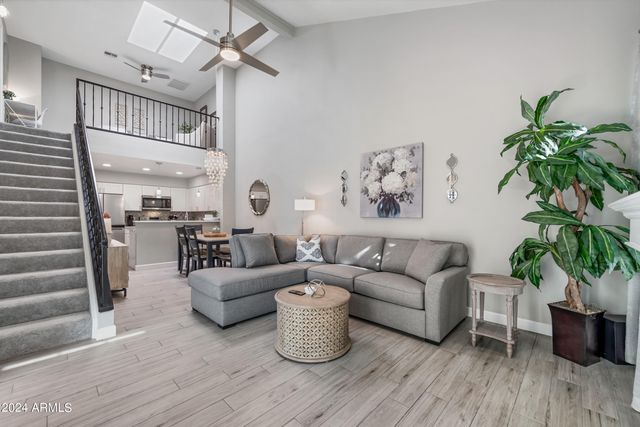 1717 E UNION HILLS Drive 1052, Phoenix, AZ 85024