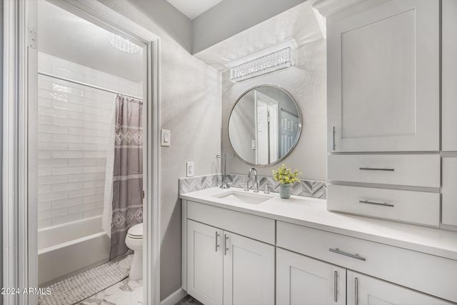 1717 E UNION HILLS Drive 1052, Phoenix, AZ 85024