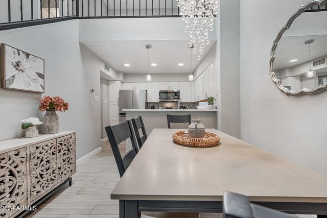 1717 E UNION HILLS Drive 1052, Phoenix, AZ 85024