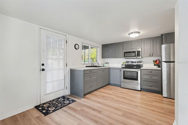 6305 S MACDILL AVENUE, Tampa, FL 33611