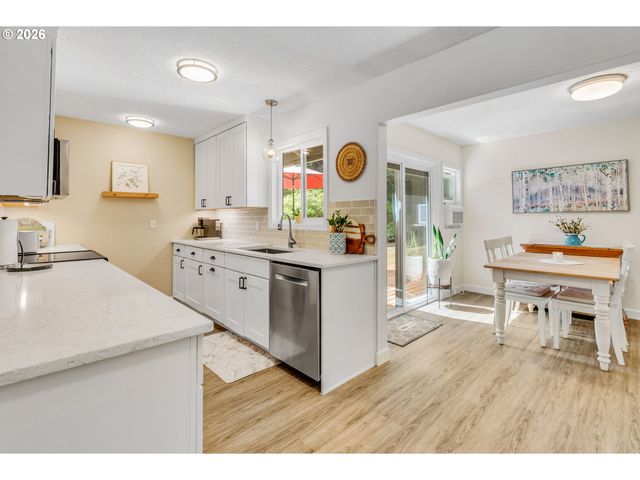 16573 BONAIRE Ave, Lake Oswego, OR 97035