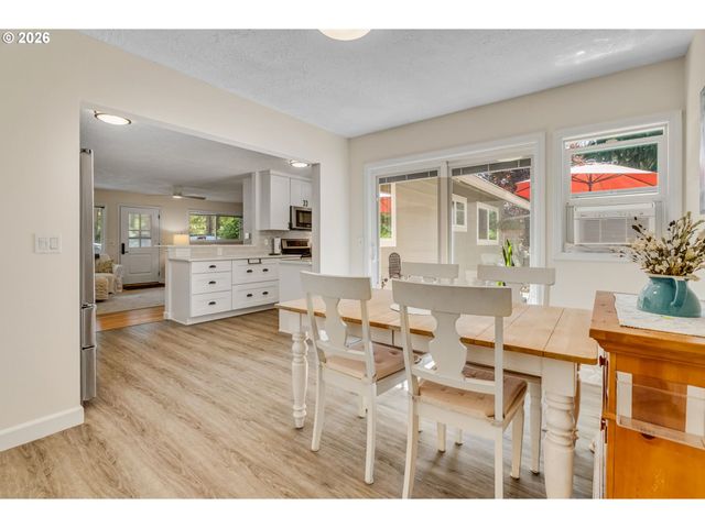 16573 BONAIRE Ave, Lake Oswego, OR 97035