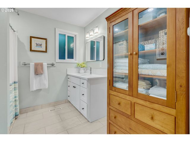 16573 BONAIRE Ave, Lake Oswego, OR 97035