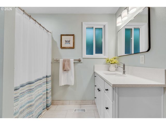 16573 BONAIRE Ave, Lake Oswego, OR 97035