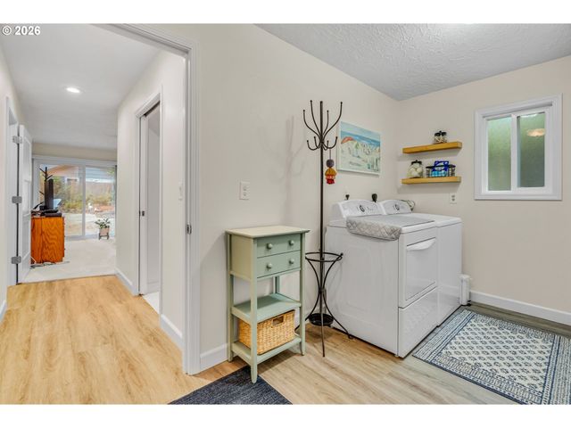 16573 BONAIRE Ave, Lake Oswego, OR 97035