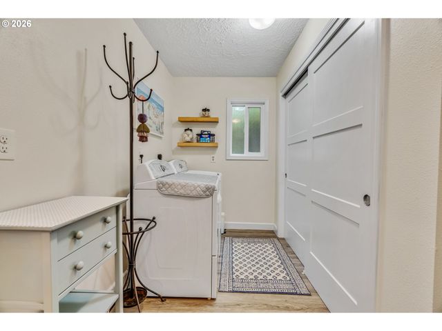 16573 BONAIRE Ave, Lake Oswego, OR 97035