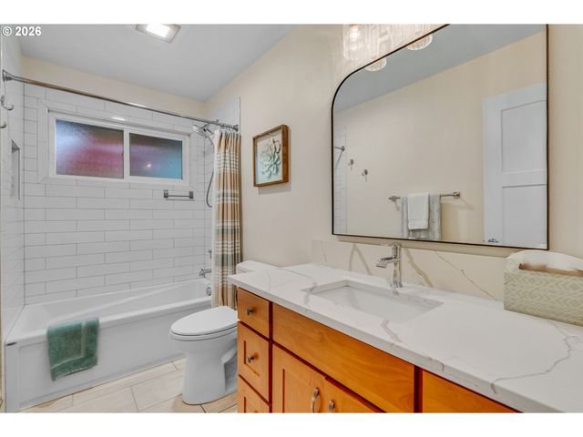 16573 BONAIRE Ave, Lake Oswego, OR 97035