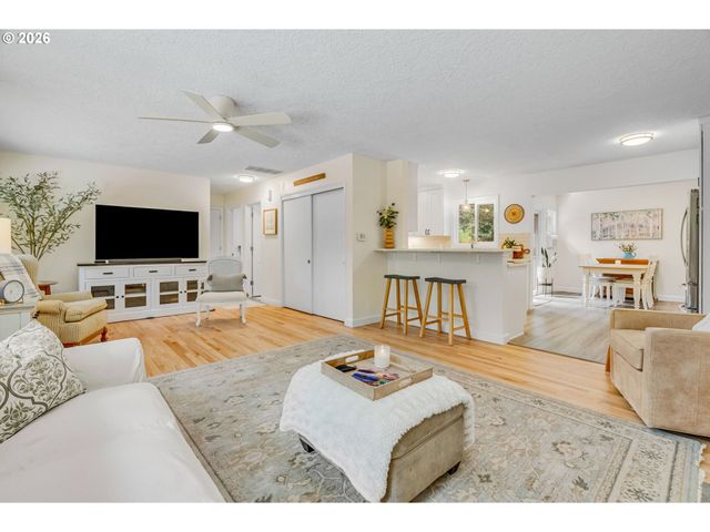 16573 BONAIRE Ave, Lake Oswego, OR 97035