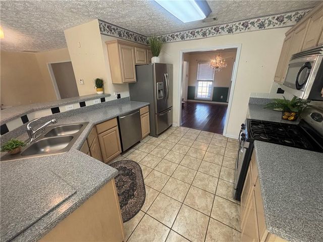 2203 Loudon Lane, Kennesaw, GA 30152