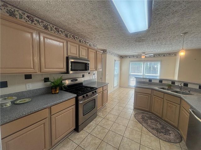 2203 Loudon Lane, Kennesaw, GA 30152