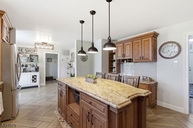 7 Woodfield Rd, Green Twp., NJ 07821
