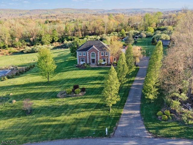 7 Woodfield Rd, Green Twp., NJ 07821