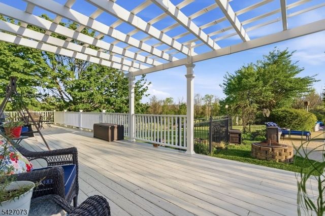 7 Woodfield Rd, Green Twp., NJ 07821