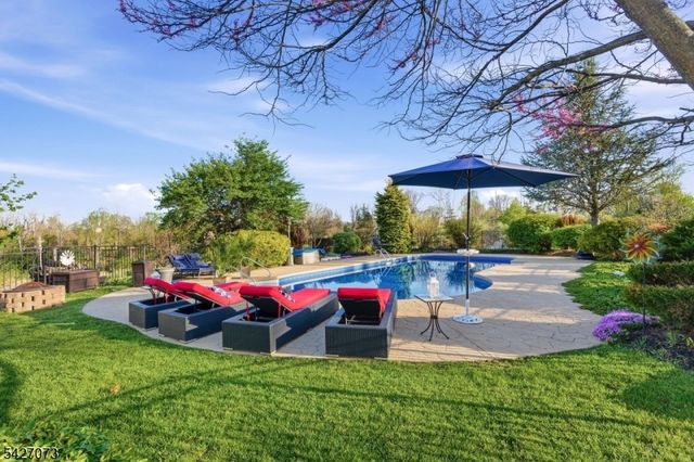7 Woodfield Rd, Green Twp., NJ 07821