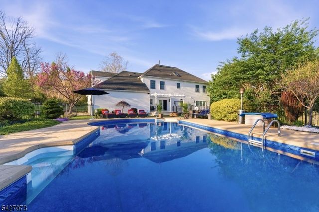 7 Woodfield Rd, Green Twp., NJ 07821