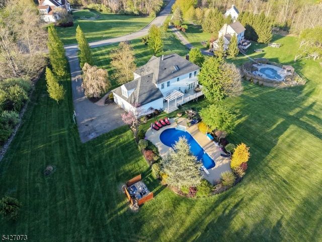 7 Woodfield Rd, Green Twp., NJ 07821