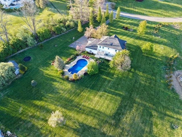 7 Woodfield Rd, Green Twp., NJ 07821